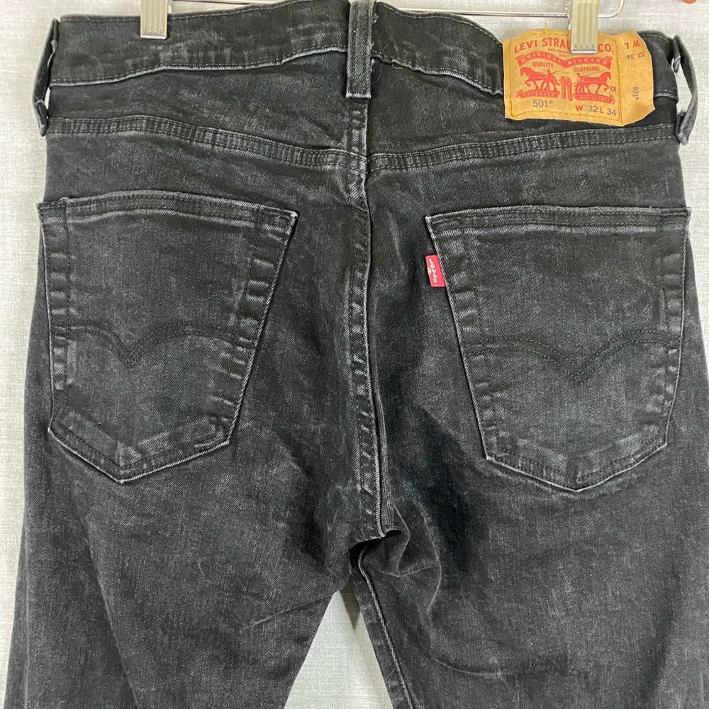Men’s Levi’s Black Button Fly 501 Straight Leg Denim Jeans Size 32/34 - Picture 7 of 8
